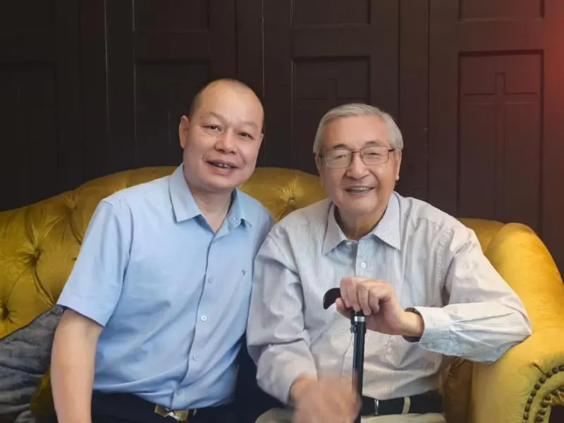 Susitikimas su CAS akademiku Xu Zhihong, siekiant ištirti Anoectochilus biogamybos technologiją ir gauti jo išskirtinį Xinquan Shibawan Ice Snow Anoectochilus užrašą